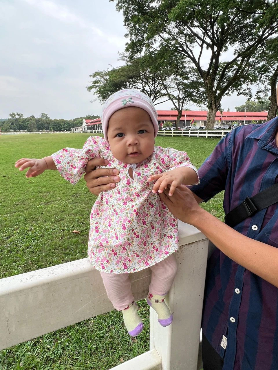 media-grid-background-image